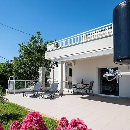 Apartman Omorfia *