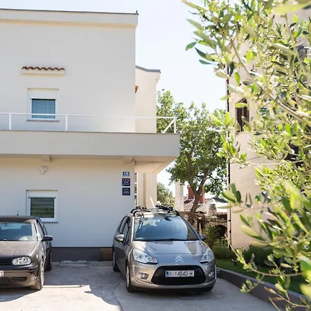 Apartment Omorfia