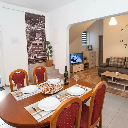 Apartment Omorfia *
